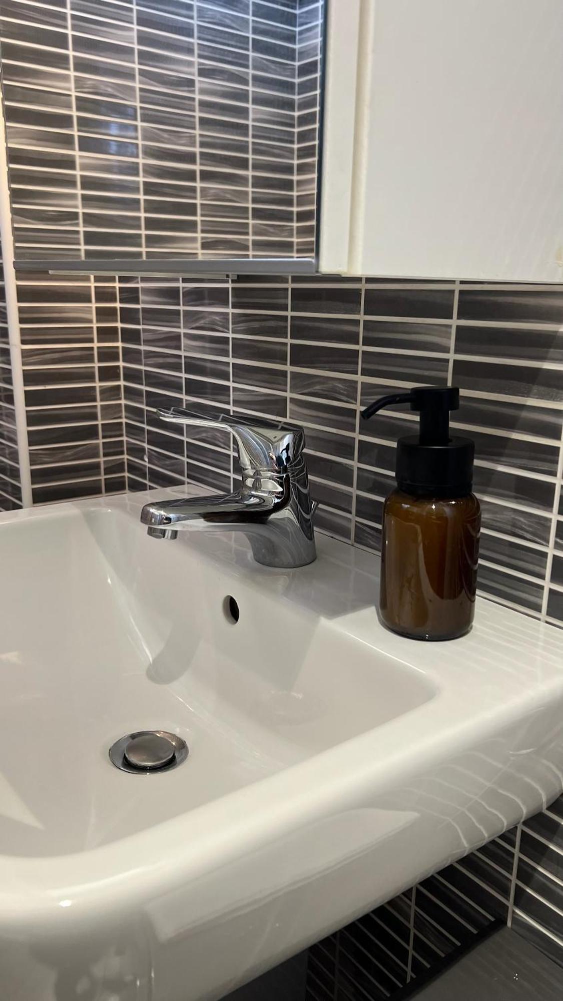 Rafael Milano - 10 Min From Linate Airport, Centrale Fs, Ospedale San Raffaele Appartement Buitenkant foto